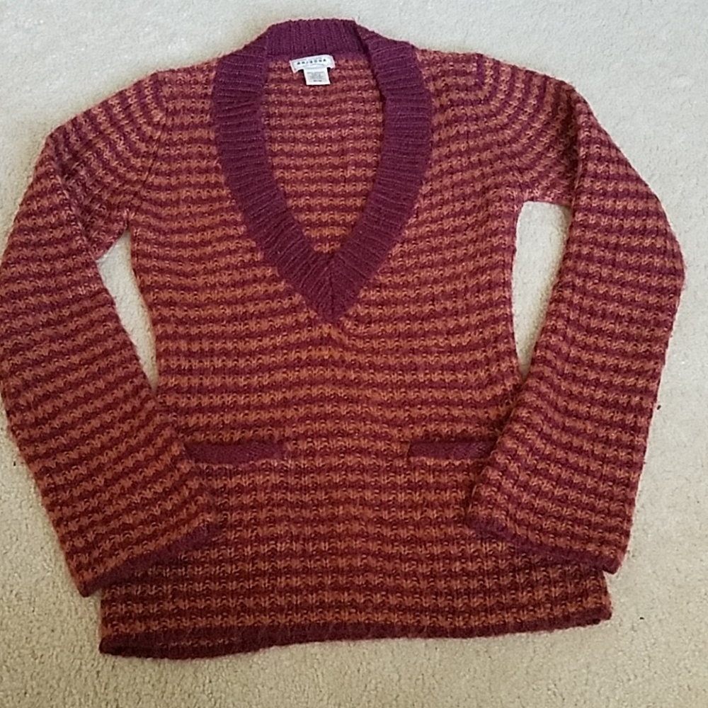 EUC Arizona Jean Co. Vneck Sweater for women